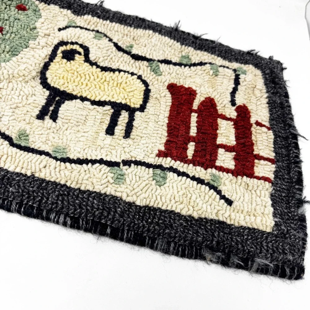 Primitive Folk Art Hand Hooked Wool Table‎ Runner Sheep Tree Farmhouse 22x10